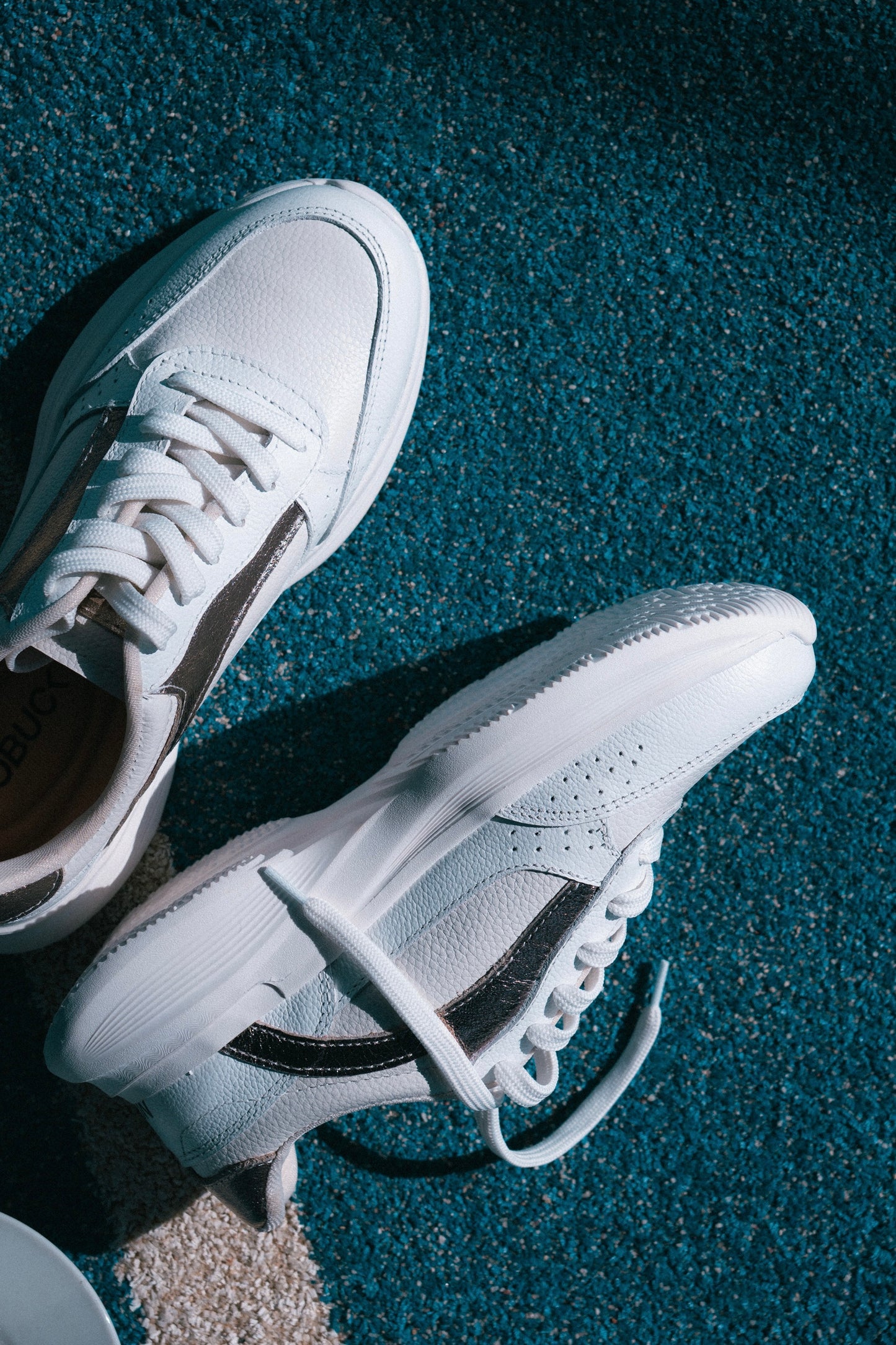 Tenis Point Blancos - Oro